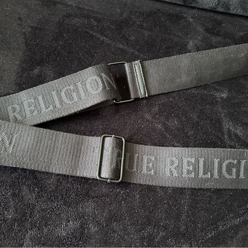 True Religion Black Leather Messenger with Logo Strap - Picture 10 of 10